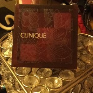 Clinique shimmering tones powder 01 black honey
